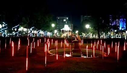 Praça da Liberdade se ilumina para o Natal; veja os vídeos