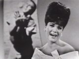 Connie Francis - The Sidewalks Of New York/Meet Me In St. Louis, Louis/Take Me Out To The Ball Game (Medley/Live On The Ed Sullivan Show, October 11, 1964)
