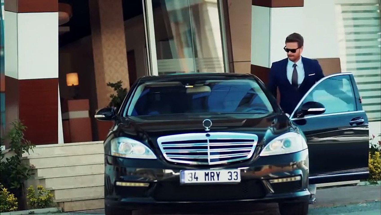 High Society - Episode 1 - Turkish Drama - Urdu Dubbing .