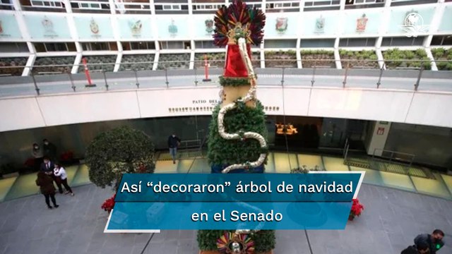 Árbol de Navidad con penachos en lugar de esferas causa polémica en el Senado