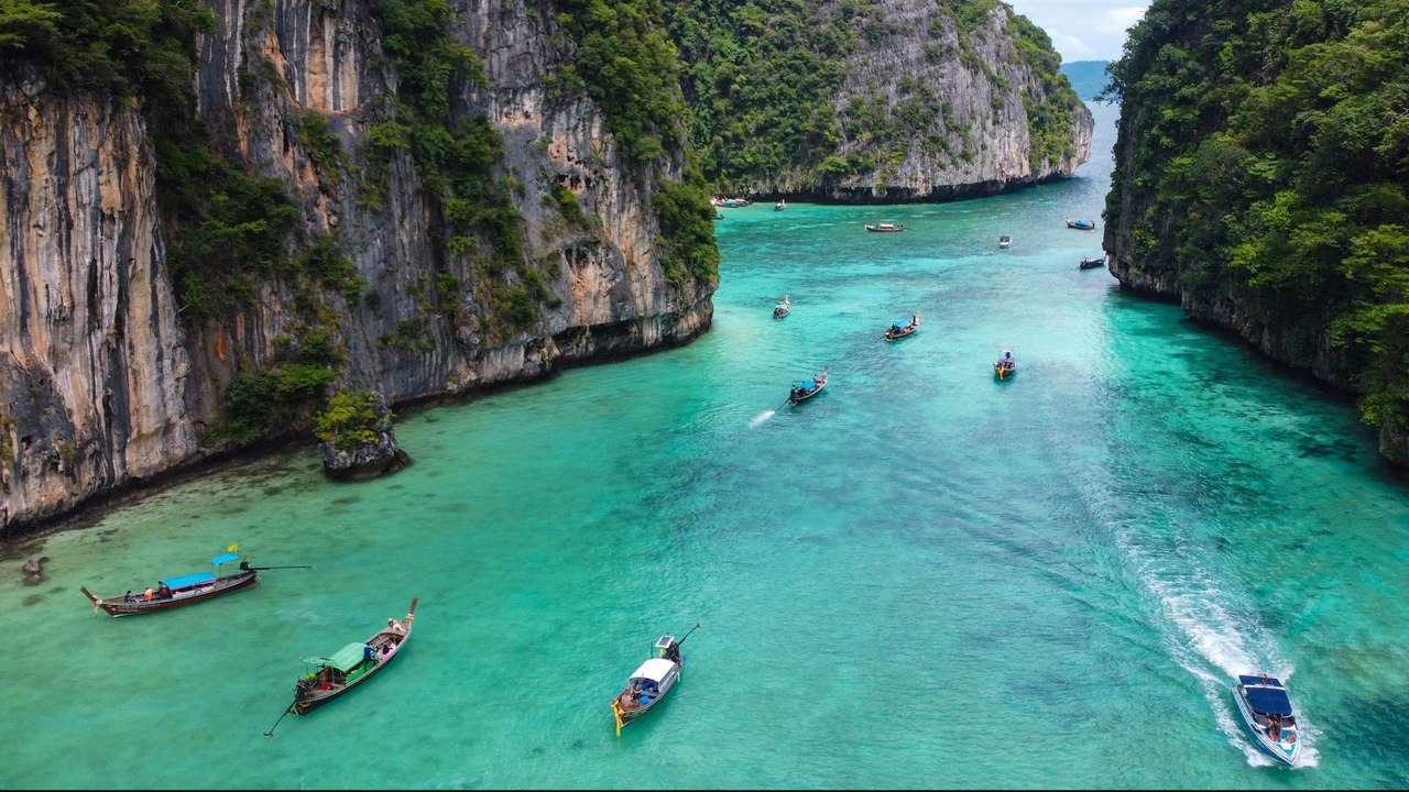 Thaïlande : l’écosystème des îles Phi Phi renaît grâce à la pandémie