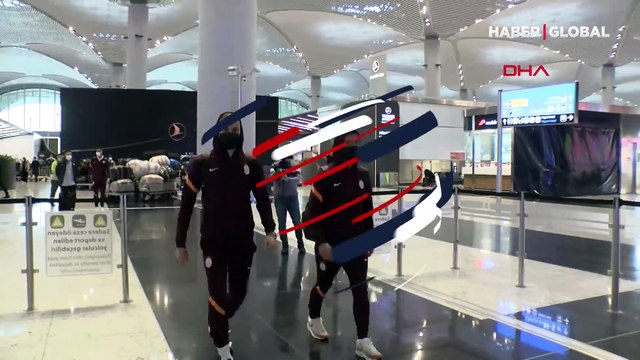 Rahatsızlığı nedeniyle tedavi gören teknik direktör Fatih Terim, takımla birlikte İtalya'ya gitti