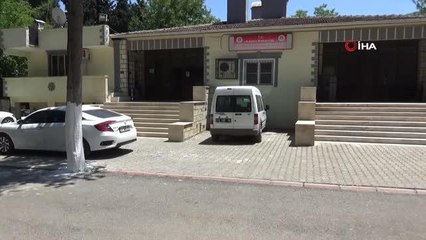 Fabrikanın çatısından düşen işçi hayatını kaybetti