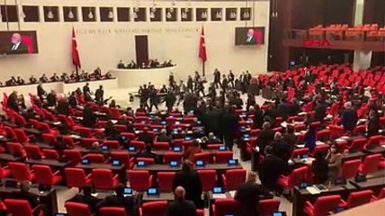 Süleyman Soylu bütçe görüşmelerinde hakaret etti, kavga çıkardı!