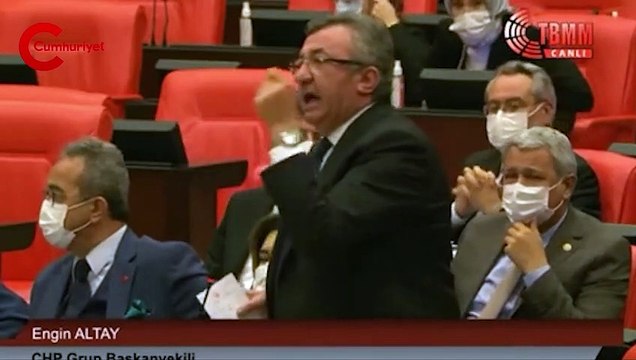 TBMM Genel Kurulu'nda AKP ve CHP grupları arasında yaşanan tartışma TBMM Başkanvekili Haydar Akar, vekilleri susturamayınca sinirlendi.