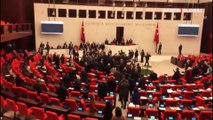AK Parti ve CHP'li milletvekilleri yumruk yumruğa kavga etti