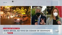 Turistas lotam as ruas de Gramado para curtir a programação do Natal Luz. Bom para os negócios, que esperam recuperação após o baque da pandemia.