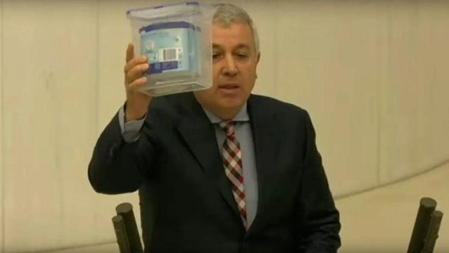 CHP'li vekil Meclis kürsüsüne elinde kilitli çocuk mamasıyla çıktı