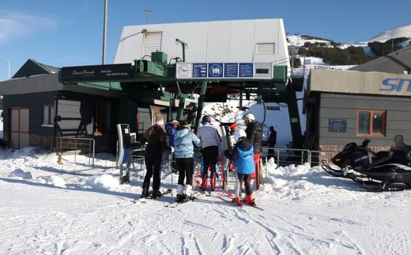 Kayak keyfinin erken başladığı Palandöken'de turizmciler sezondan umutlu