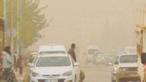 Suriye'den bu kez toz bulutu geldi, göz gözü görmedi