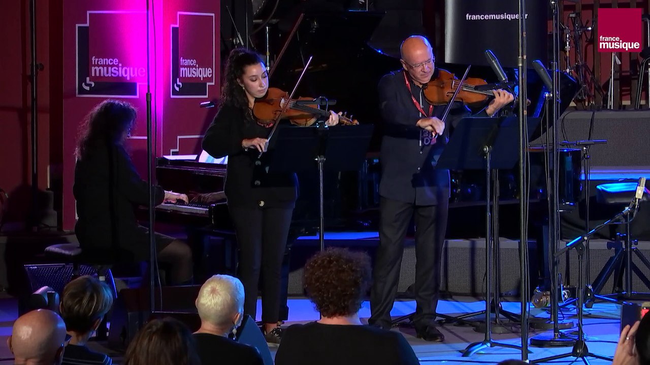 Dimitri Chostakovitch : 5 pièces pour deux violons et pianos IV. La Valse