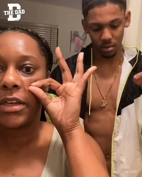 Db - Mom Chin Trick
