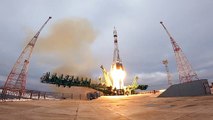 روسيا تقل مليارديرًا يابانيًا إلى الفضاء الخارجي في إطار تعزيز عودتها إلى السياحة الفضائية