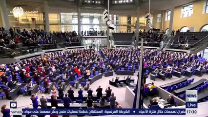 بعد مسيرة زاخرة وسيرة عامرة.. ألمانيا تودع ميركل وتستقبل مستشارها الجديد بكثير في التحديات