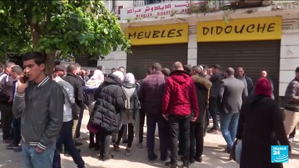 Tensions France-Algérie : Le Drian à Alger pour renouer le dialogue