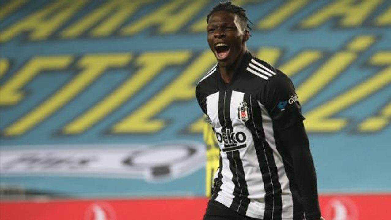 N'Sakala, Beşiktaş taraftarını yine çileden çıkardı! Tepkiler sonrası paylaşımını hemen sildi