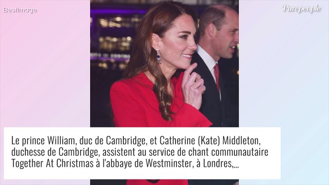 Kate Middleton festive en rouge : ambiance de Noël sur le lieu de son mariage avec William