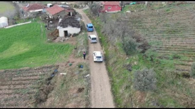 Son dakika haber... Salihli'de uyuşturucu operasyonu; 4 kilo esrar ile 73 kök hint keneviri ele geçirildi