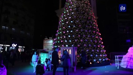 بين الألم والأمل.. اللبنانيون يحتفلون بموسم الأعياد