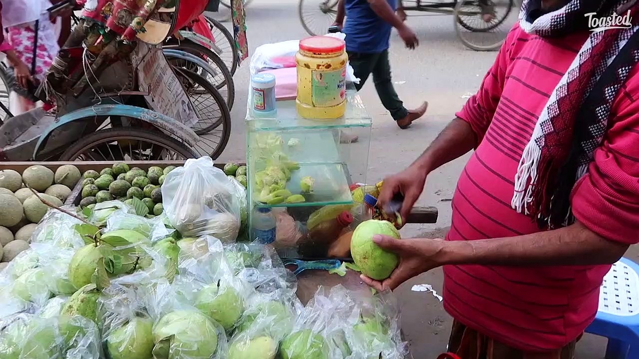 Tasty Masala Guava (Peyara) | Bangladeshi Street Food | Mouth Watering Very Tasty Masala Guava