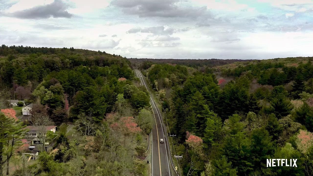 The Woman in the House Across the Street from the Girl in the Window Staffel 1
