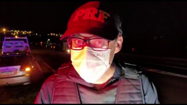 Motociclista tentou cruzar a rodovia e foi atingido pelo Corsa , diz PRF sobre acidente na BR-277