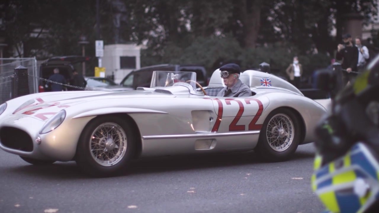 Farewell to a legend - “The Last Blast” short film follows the unparalleled drive of the famous Mercedes-Benz 300 SLR “722” in a London tribute to Sir Stirling Moss (Behind the scenes)