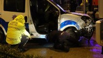 Kavga ihbarına giden iki polis aracı çarpıştı
