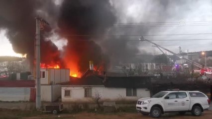 Geri dönüşüm fabrikasında çıkan yangın kontrol altına alındı