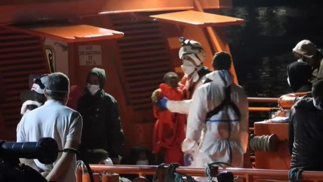 Rescatadas 60 personas de una patera en Gran Canaria