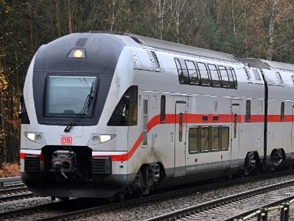 Mehr Züge zu Weihnachten: Bahn erweitert Angebot