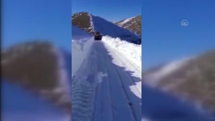 Kar ve tipi nedeniyle mahsur kalan 2 kişi kurtarıldı