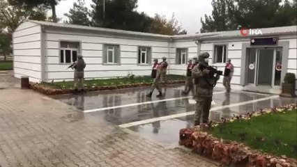 Diyarbakır'da 12 ayrı suç dosyası, 49 yıl kesinleşmiş cezası bulunan şüpheli yakalandı