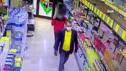 Kredi kartını düşürmüştü... Kamera kayıtlarını izleyince şoke oldu!