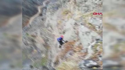 BATMAN'DA GÜNLERDİR KAYALIKLARDA MAHSUR KALAN KEÇİLERİ AFAD KURTARDI