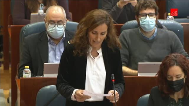 Ayuso a García: Hablan de medidas casposas, ustedes que van a intentar prohibir que la gente coma phoskitos a cambio de que se puedan fumar porros