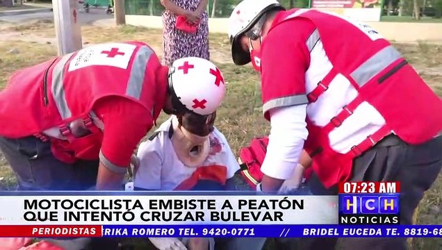 ¡Levantón! Motociclista embiste a peatón que intentó cruzar bulevar cerca de col. 21 de febrero