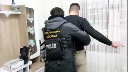 SOSYAL MEDYADA UYUŞTURUCUYA ÖZENDİREN PAYLAŞIMLARA 5 GÖZALTI