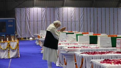 La India rinde tributo al jefe militar muerto en un accidente aéreo