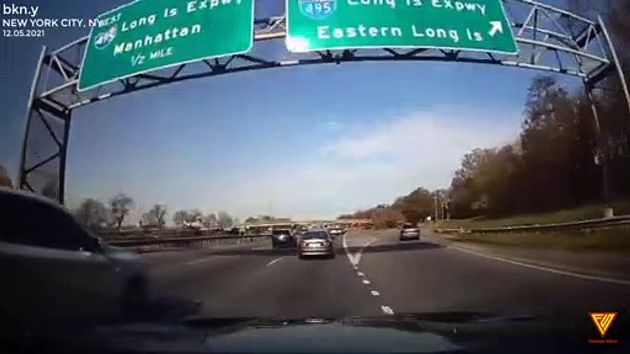 Driver attempting late highway exit cuts me off. 12.05.2021 — NEW YORK CITY, NY | Car Accident | Caught On Dashcam | Close Call | Footage Show