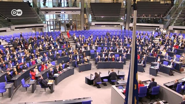 Бундестаг требует от России не нарушать суверенитет Украины (09.12.2021)