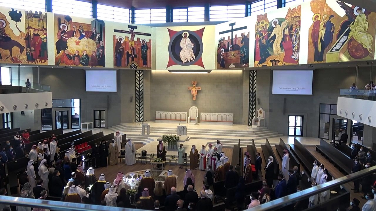 البحرين تفتتح "أكبر كاتدرائية في منطقة الخليج العربي"
