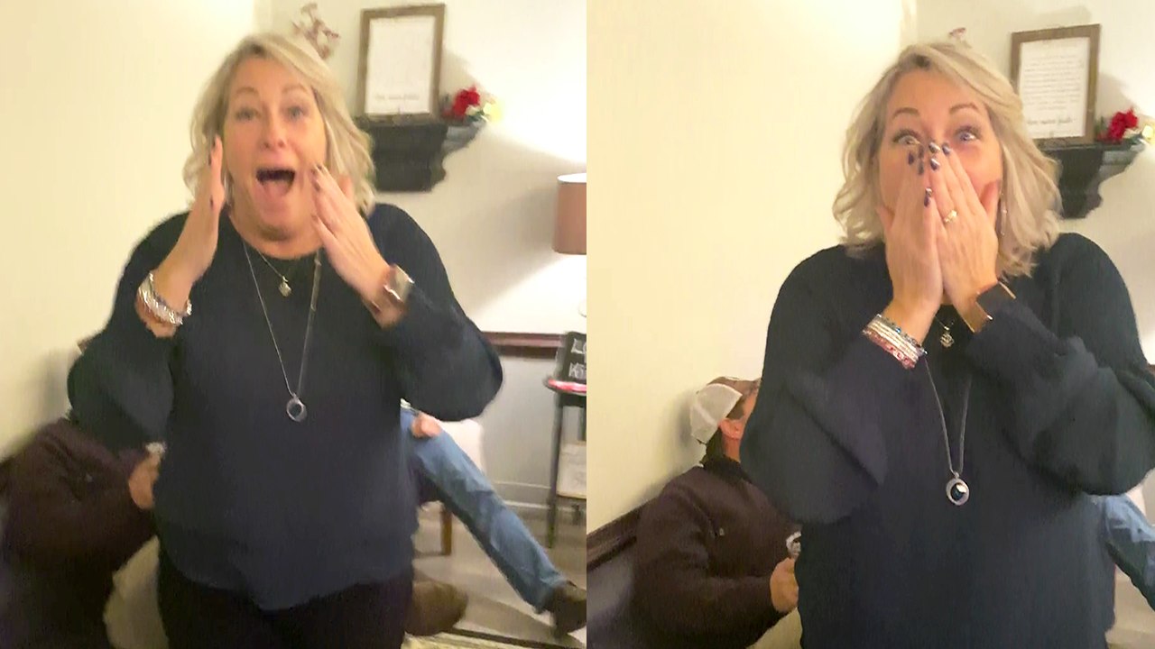 USAF Soldier Mom's Emotional Reaction On Christmas Homecoming Surprise