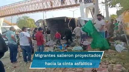 Vuelca tráiler con migrantes en carretera Tuxtla-Chiapa de Corzo; reportan 49 muertos