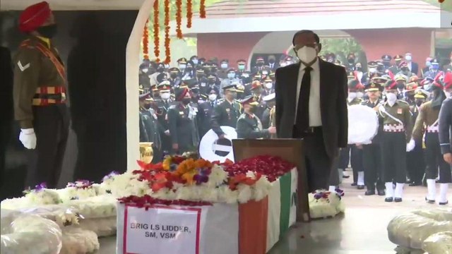 Video: Last salute given to Brigadier Lidder at Delhi Cantt