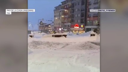 Les images des importantes quantités de neige dans les Pyrénées