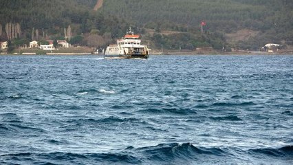 Télécharger la video: GÖKÇEADA VE BOZCAADA FERİBOT SEFERLERİNE 'LODOS' ENGELİ