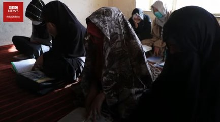 Surat dari perempuan Afghanistan_ 'Saya sedih hak pendidikan saya dirampas'
