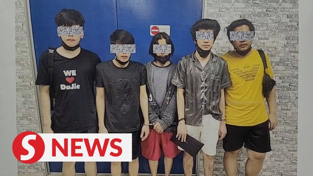 Johor cops raid online gambling call centre, five Indonesians arrested