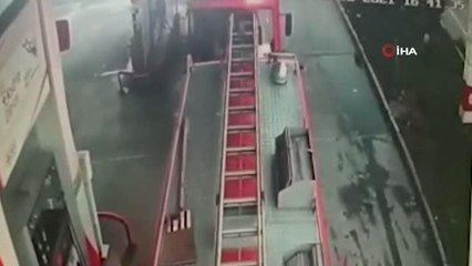 Nefessiz kalan bebeğin yardımına itfaiye koştu